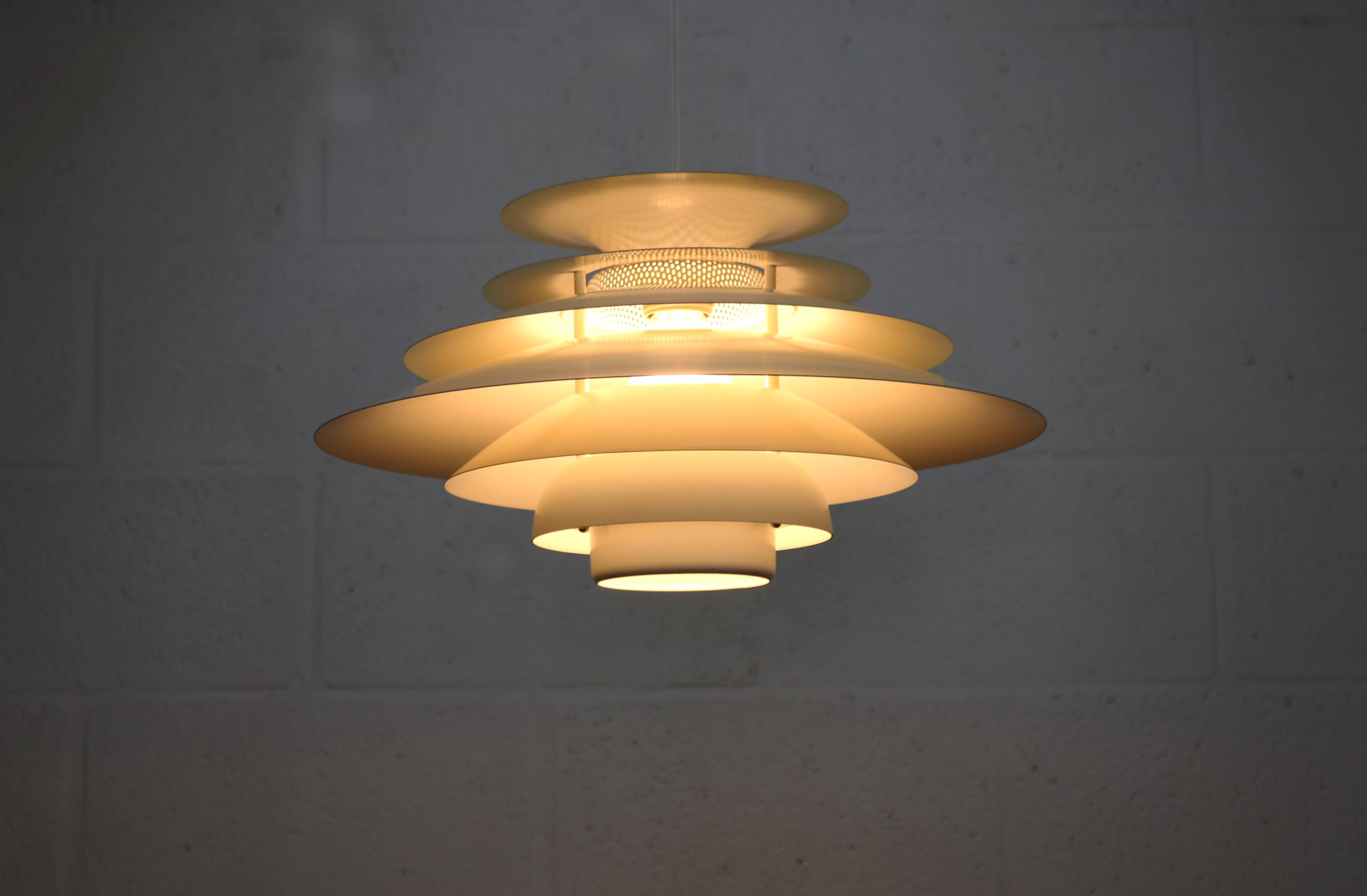Suspension Jeka danoise blanche/beige - Éclairage moderne du milieu du siècle