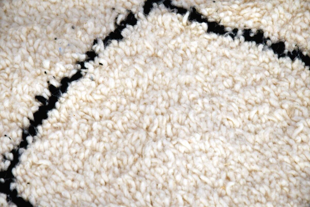 Beni Ouarain diamond rug New