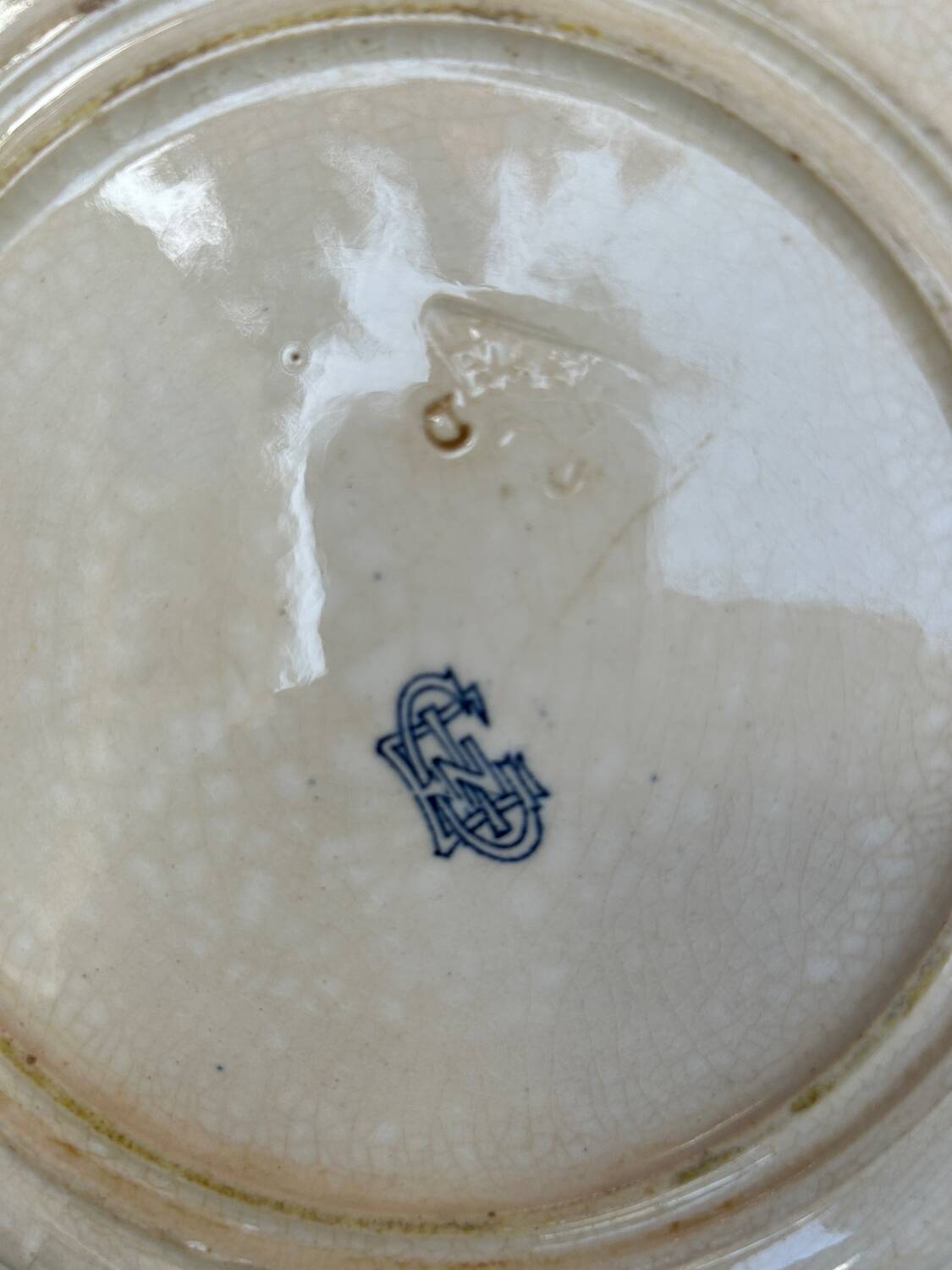 6 Terre de Fer Gien Ibis plates