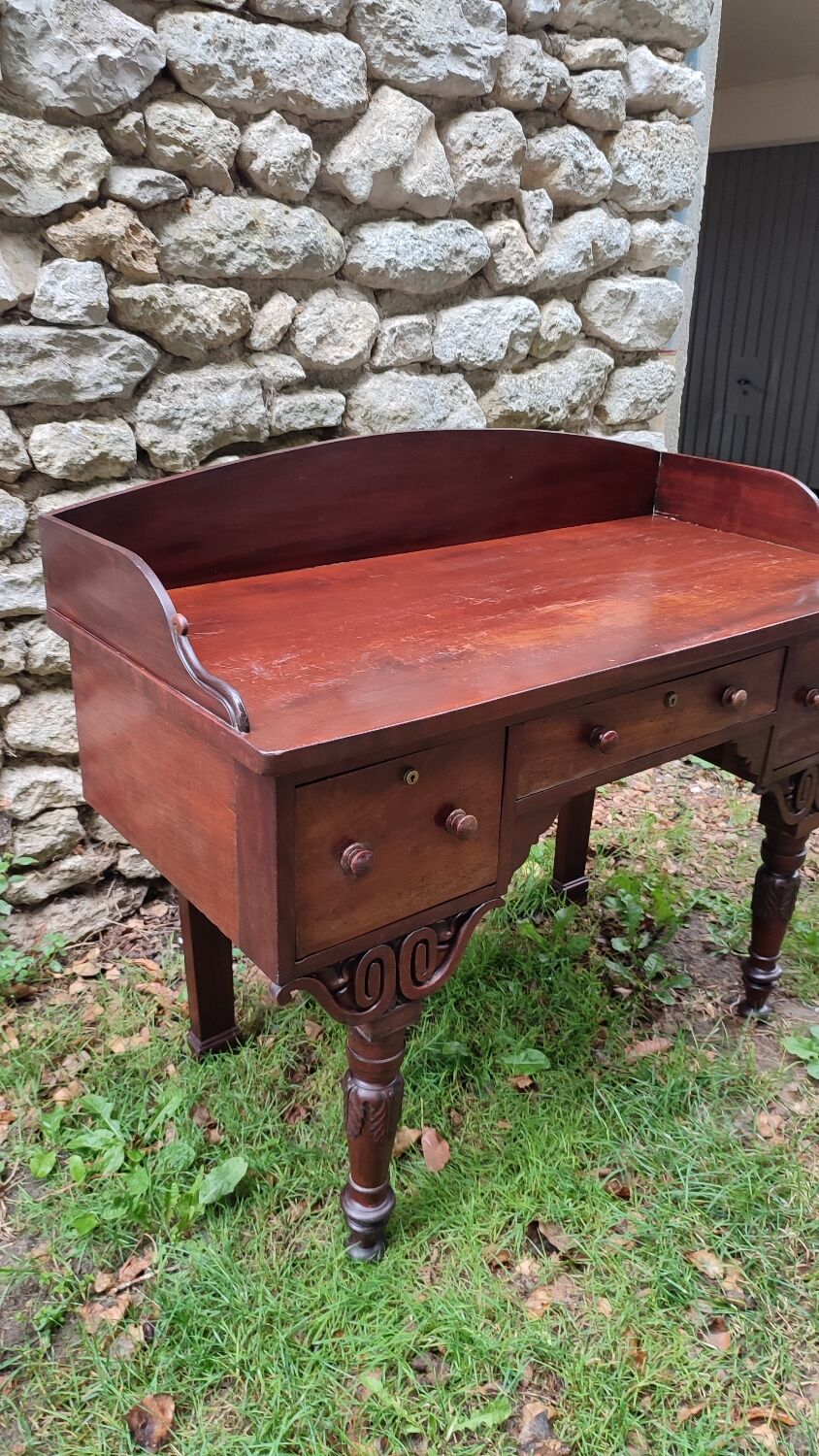 Bureau a caissons style colonial anglais