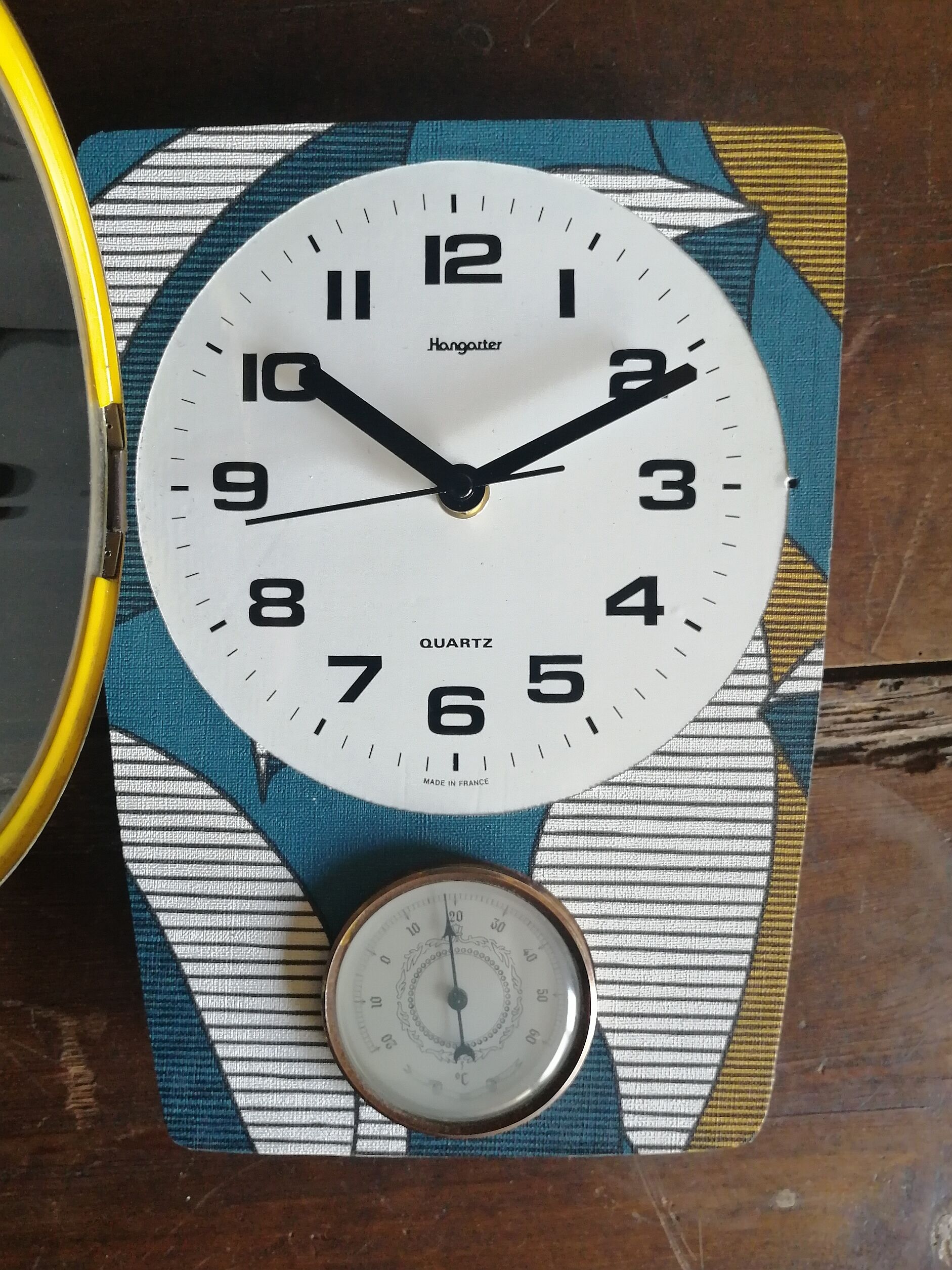 Vintage silent wall clock thermometer "Hangarter"