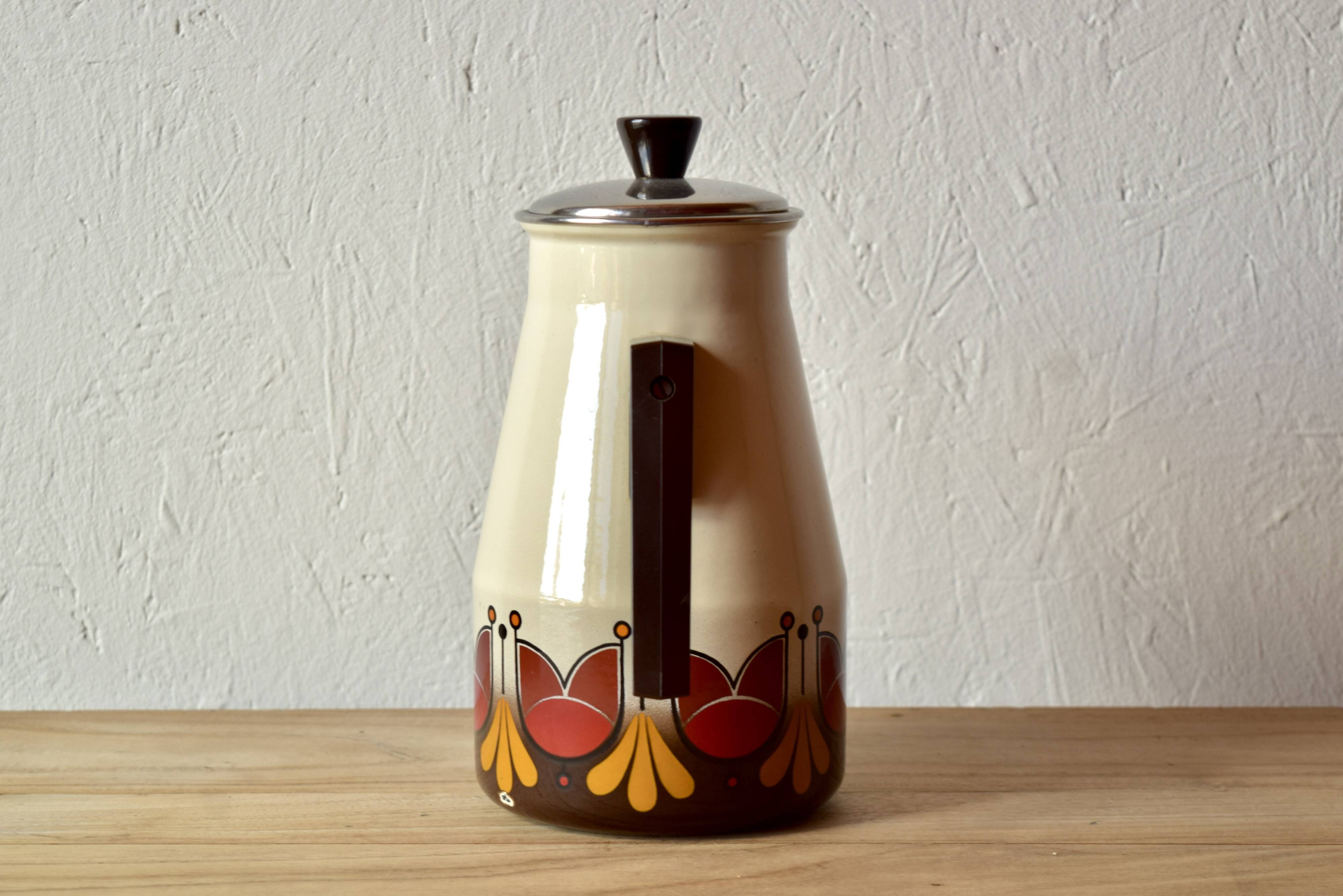 Vintage enameled metal and Bakelite coffee maker - 1960s