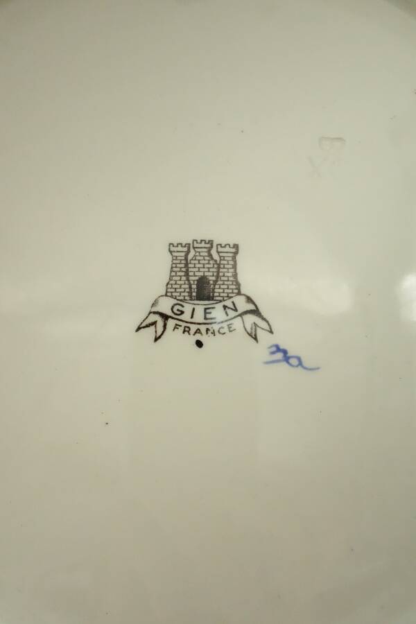 Melonniere faience Gien Renaissance decor blue background