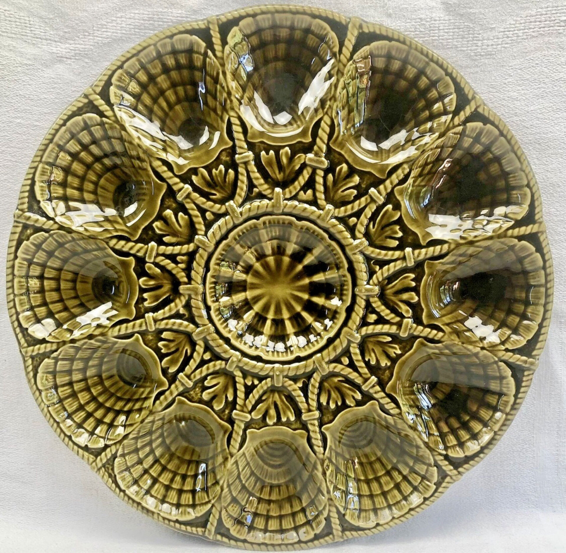 Antique oyster plate barbotine Sarreguemines