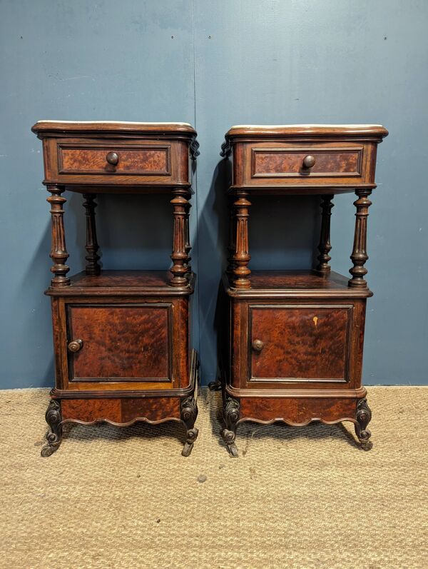 Chevet style Louis XVI en acajou et palissandre