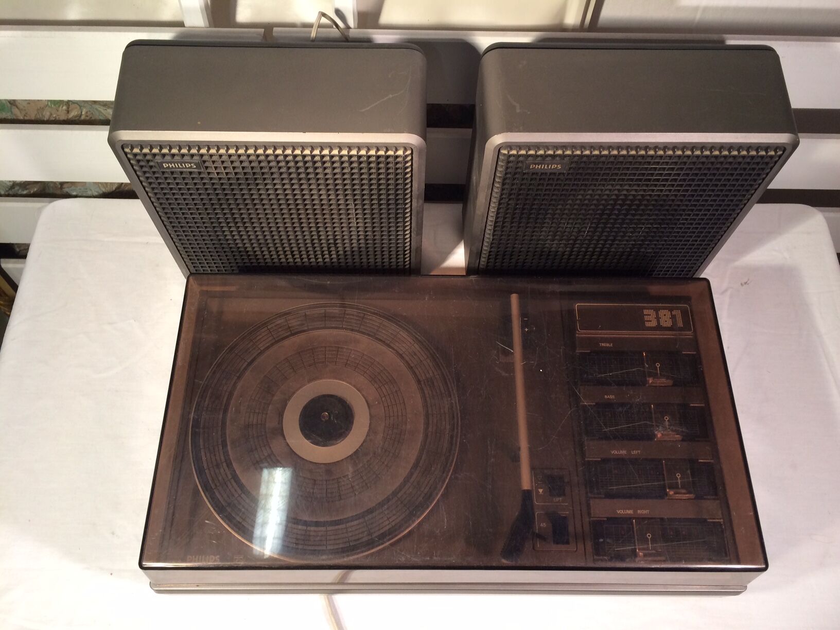 Record player / Vintage Electrophone Philips 381 - Perfect condition - Year 1972