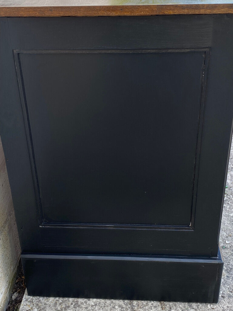 Drawer trade cabinet