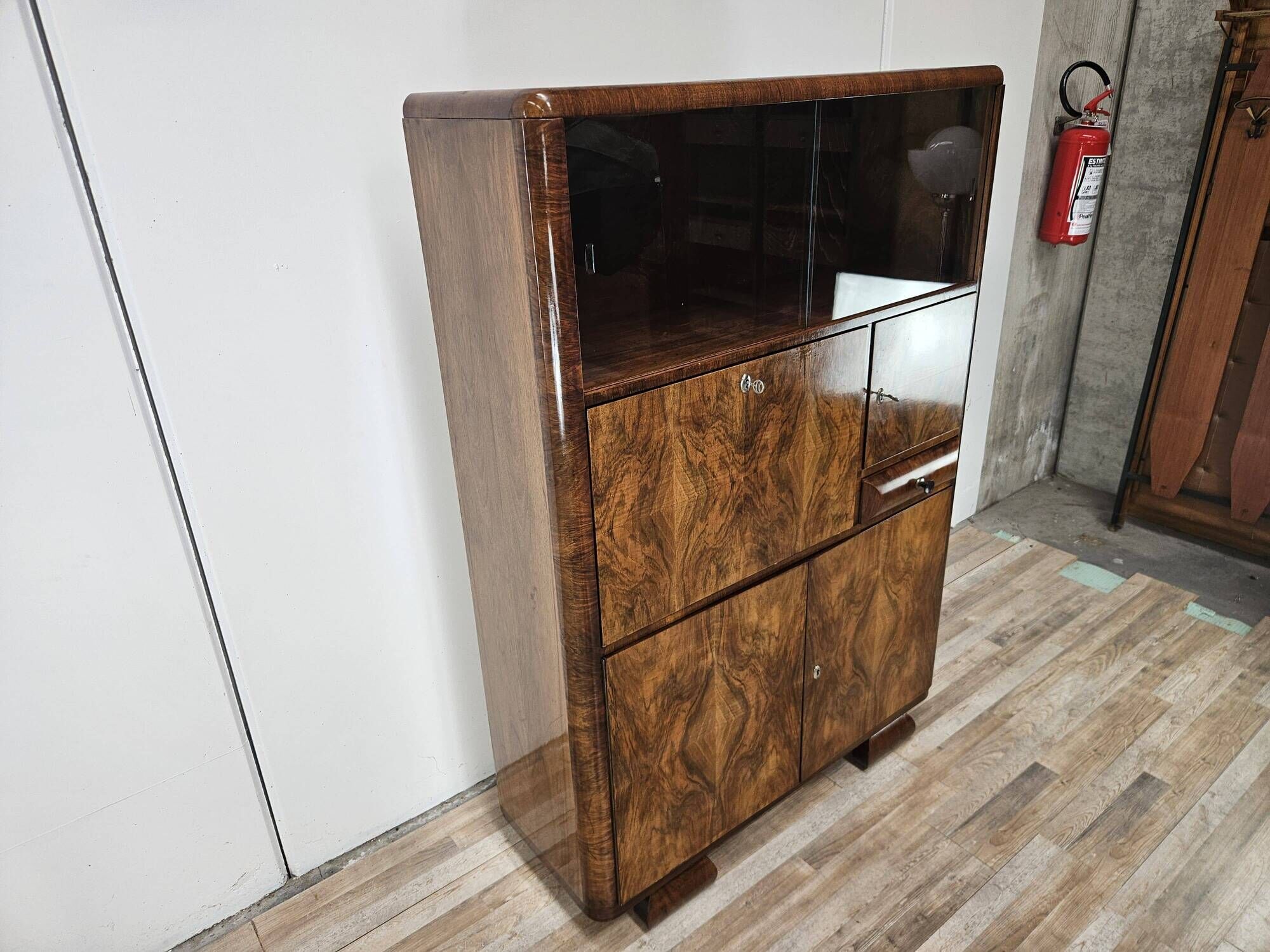 1930s Austrian Art Deco display cabinet