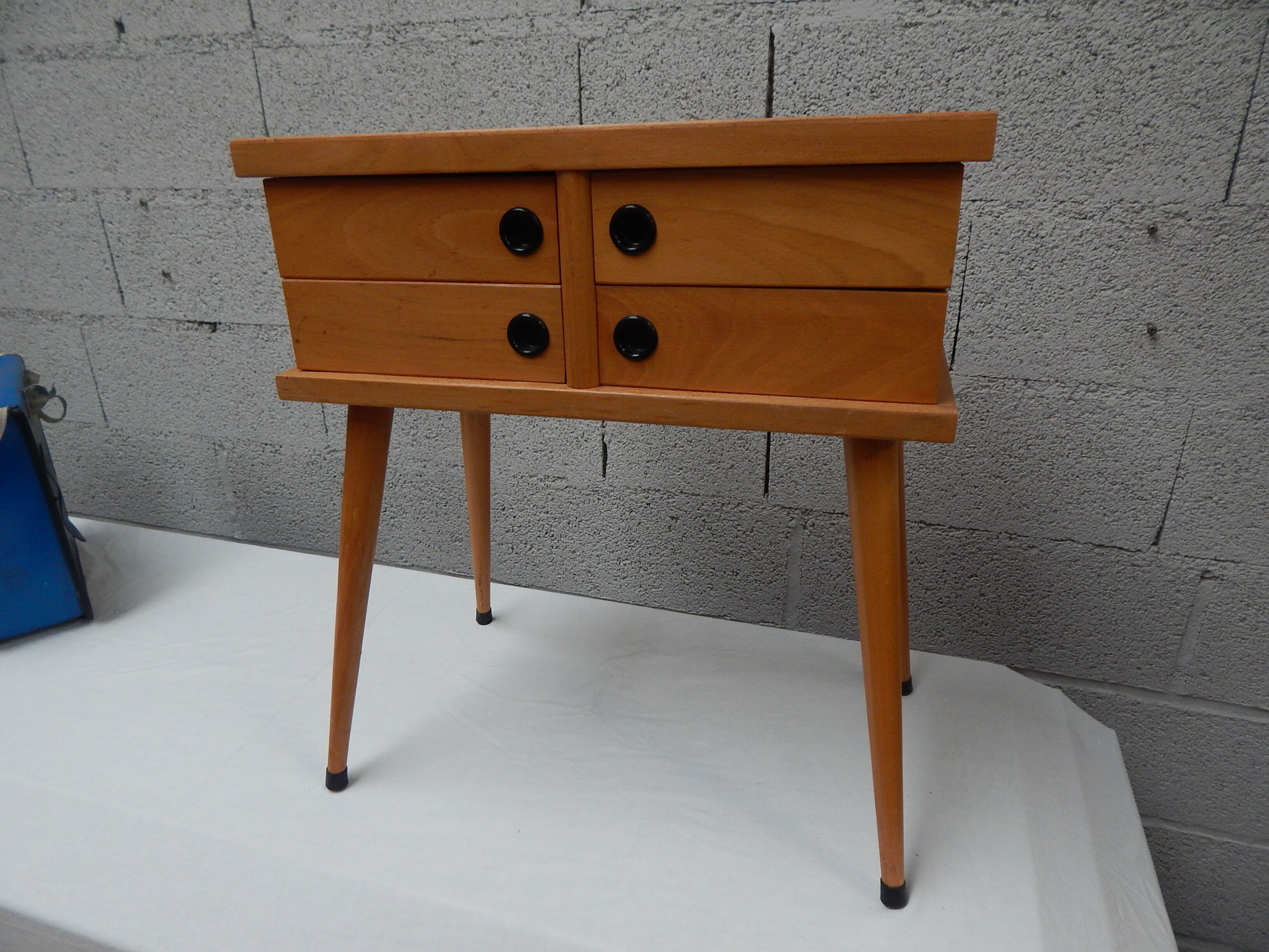 Worker vintage year 50-60