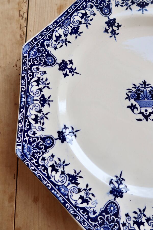 Plat de service terre de fer Longchamp modèle Rouen XIXe siècle