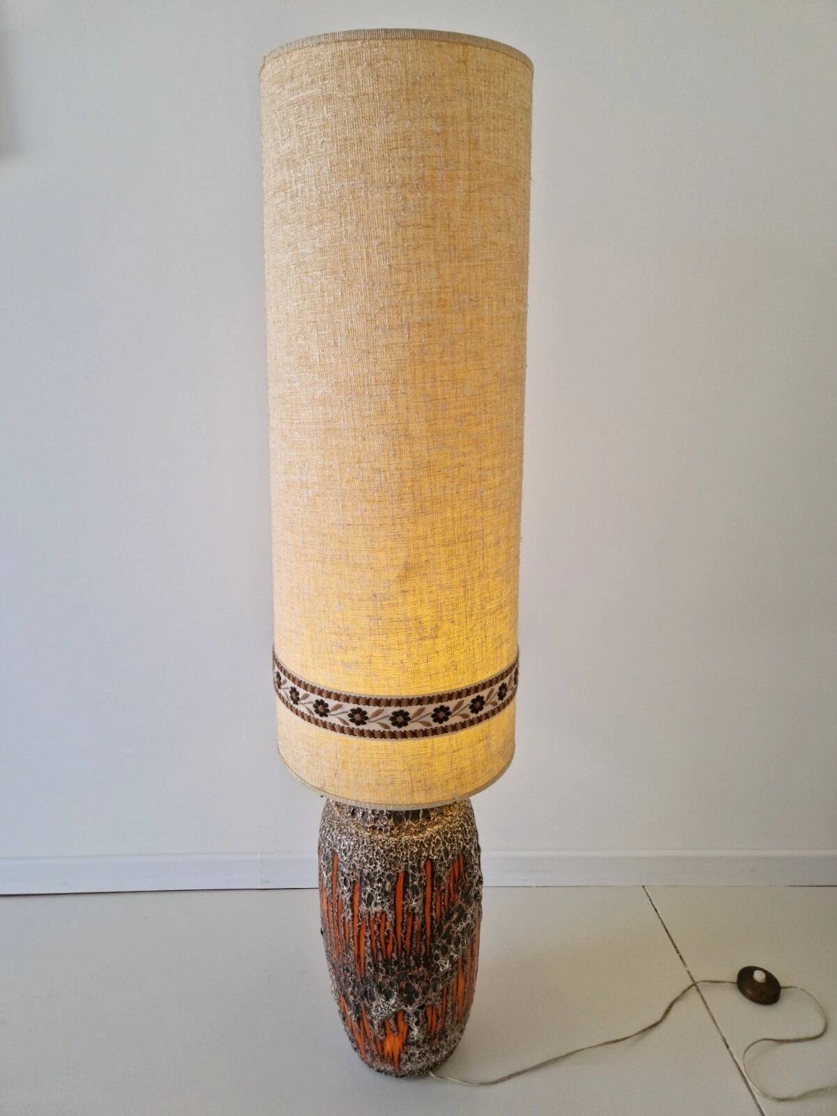 Lampe de sol en céramique "Fat Lava" vintage des années 1960/70 en provenance d'Allemagne de l'Ouest pour la décoration intérieure.