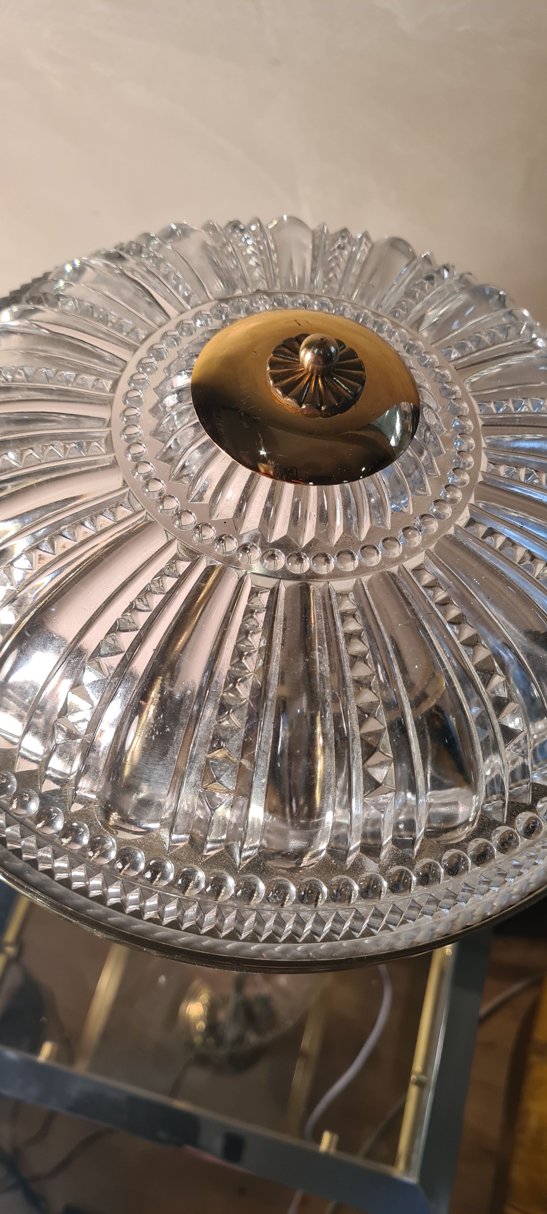 Solid brass lamp and its glass dome cut 1930 42x26 and 4kg