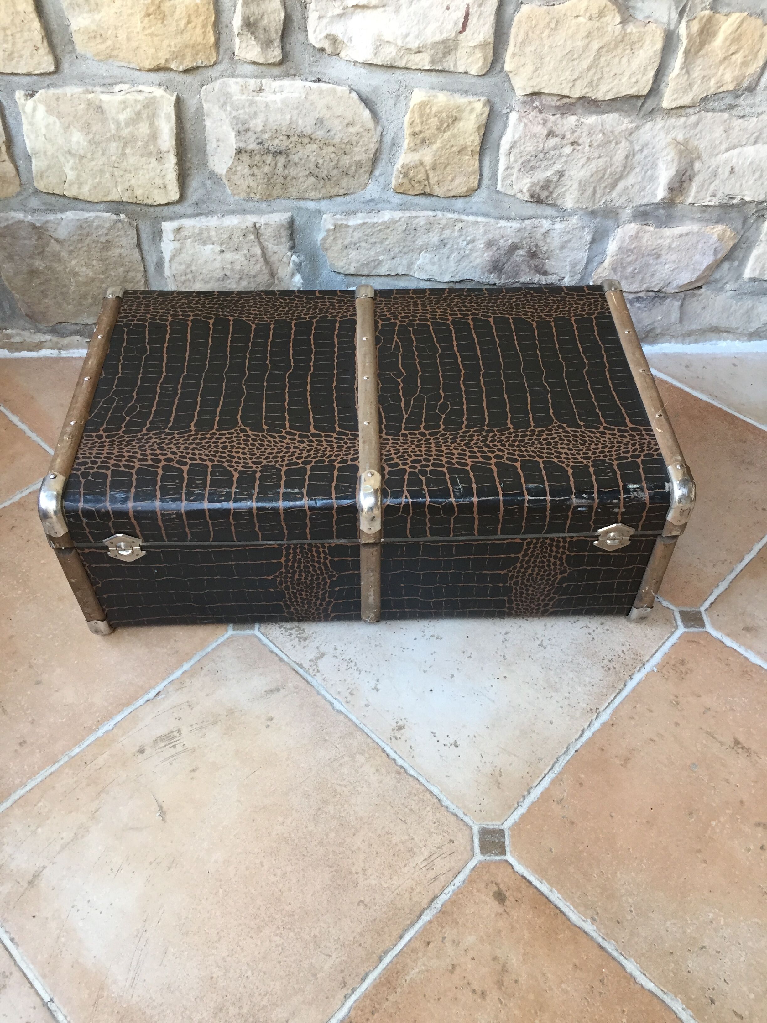 Large suitcase 50s