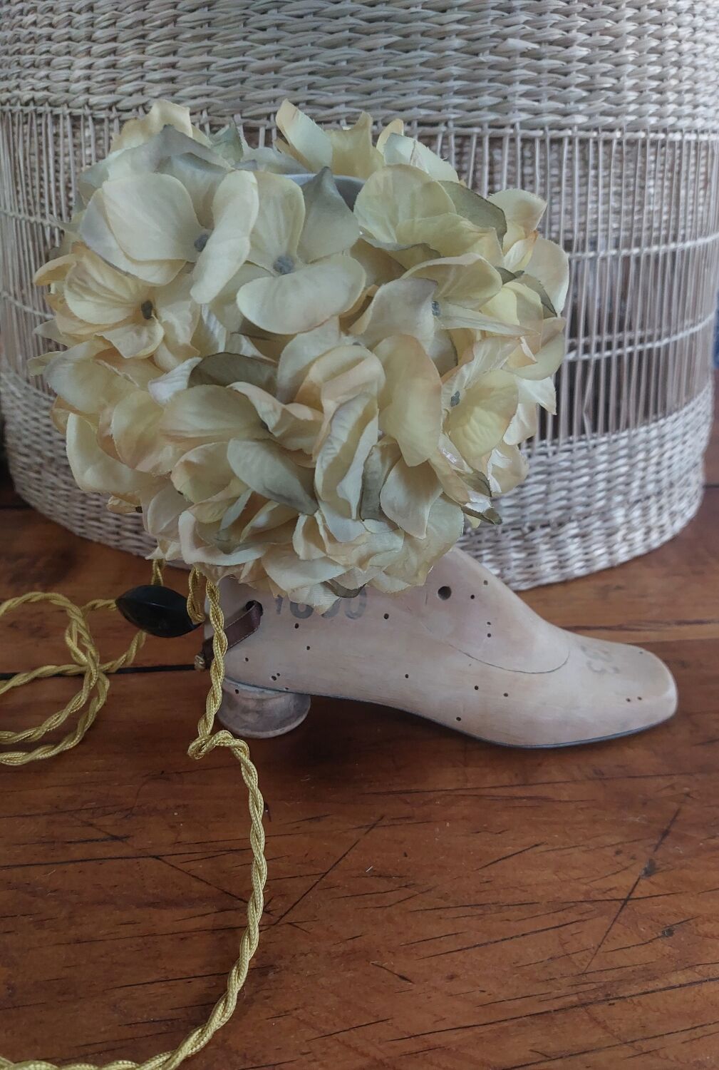 Table lamp wood shoe tree