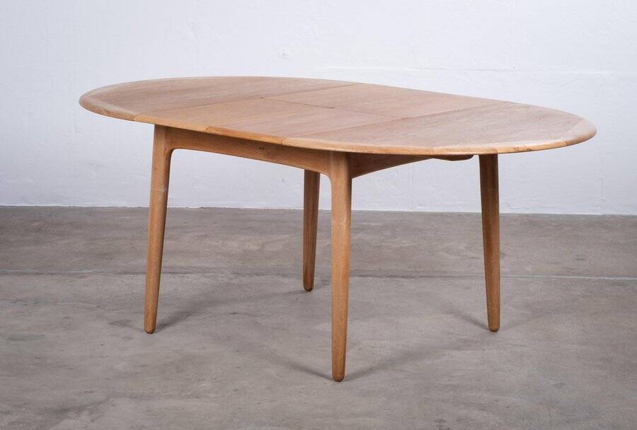 Round Oak Dining Table attributed to Svend Aage Madsen for K. Knudsen, Denmark, 1960s