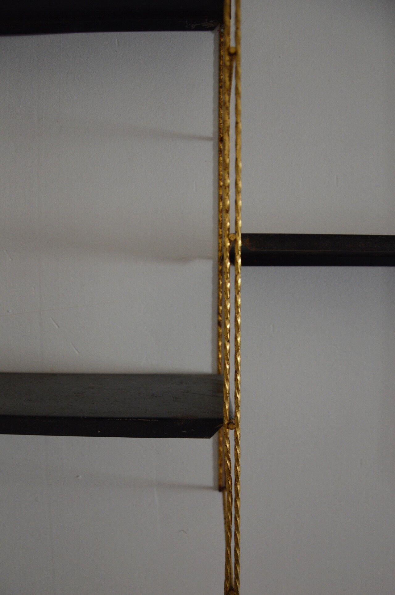 String shelf wall wired 50s