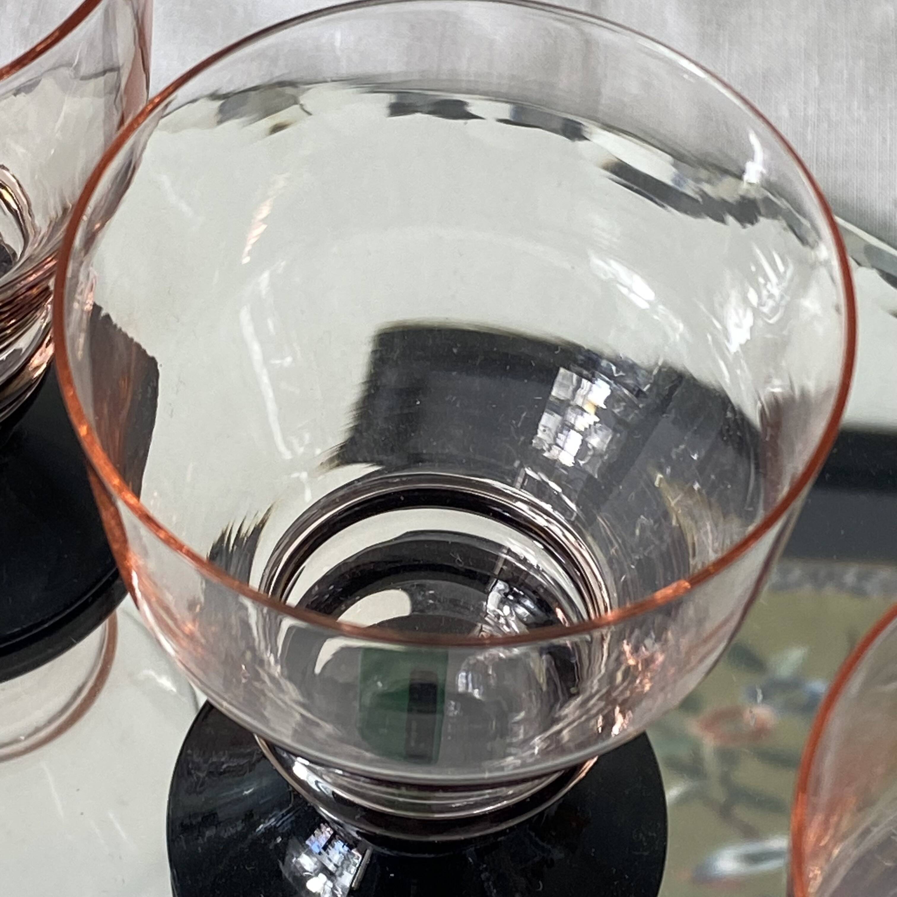 6 petits verres à vin ou à eau art déco rose et pied noir 8 cl