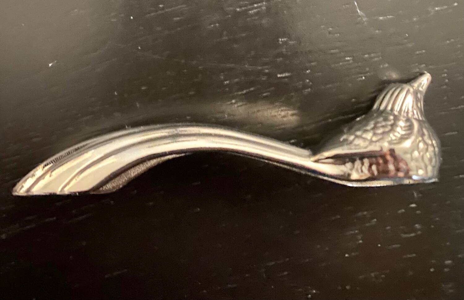 6 different animal knife holders, made of metal