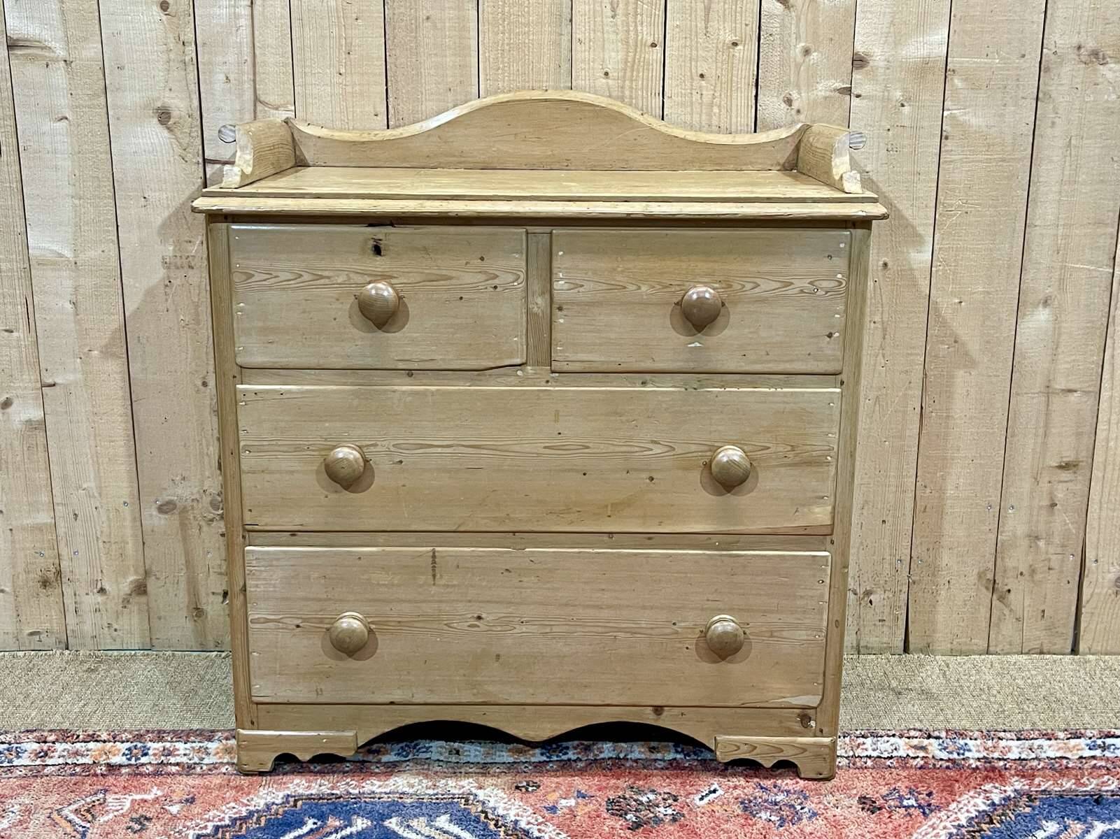 19th century Victorian chest of drawers in fir