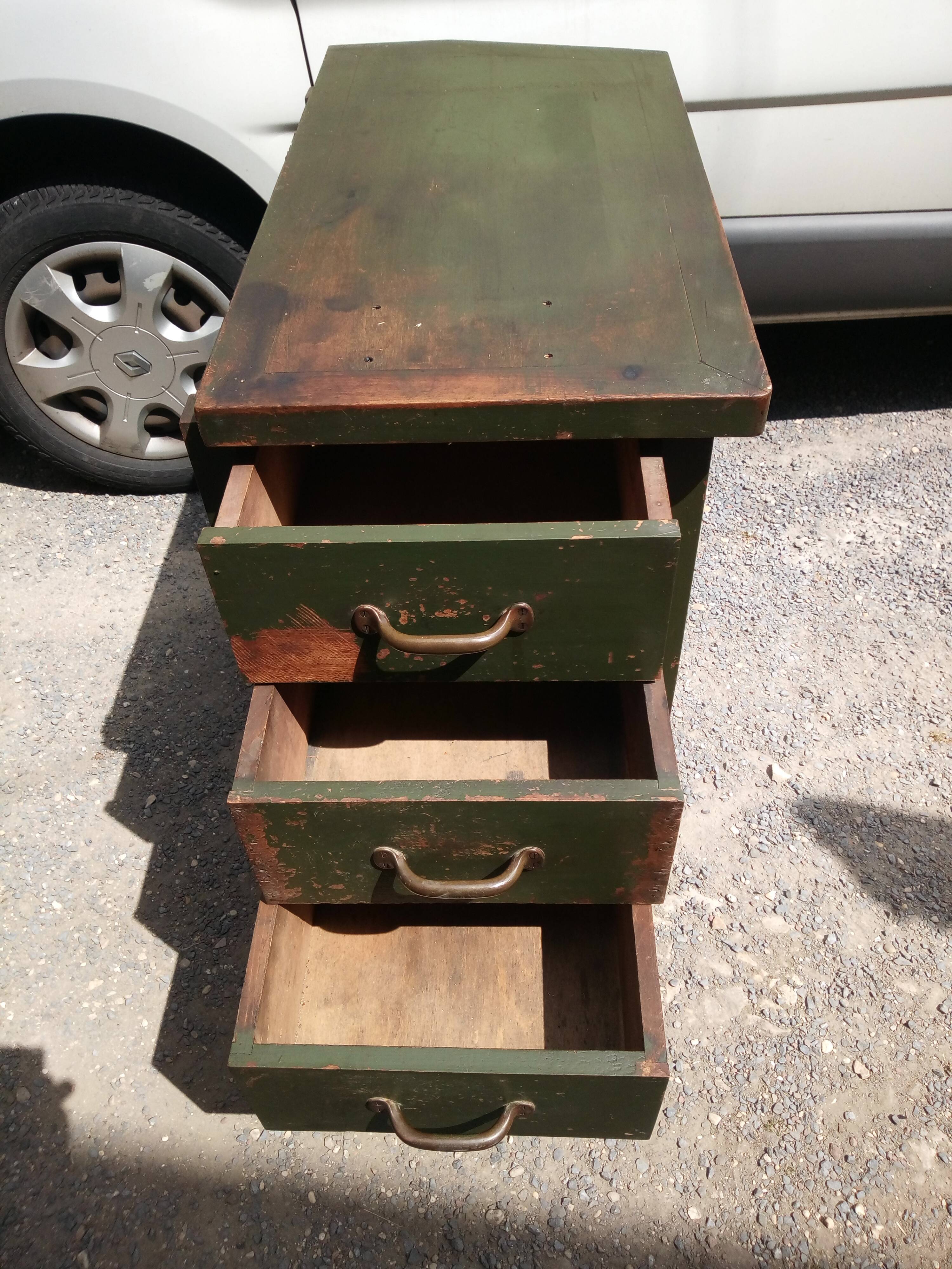 Vintage establishment