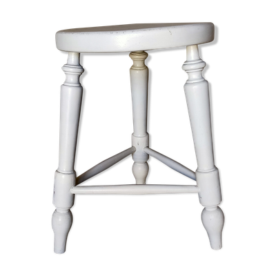 Tabouret tripode en bois tourné massif peint