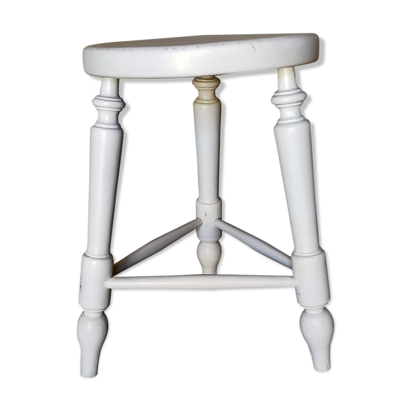 Tabouret tripode en bois tourné massif peint
