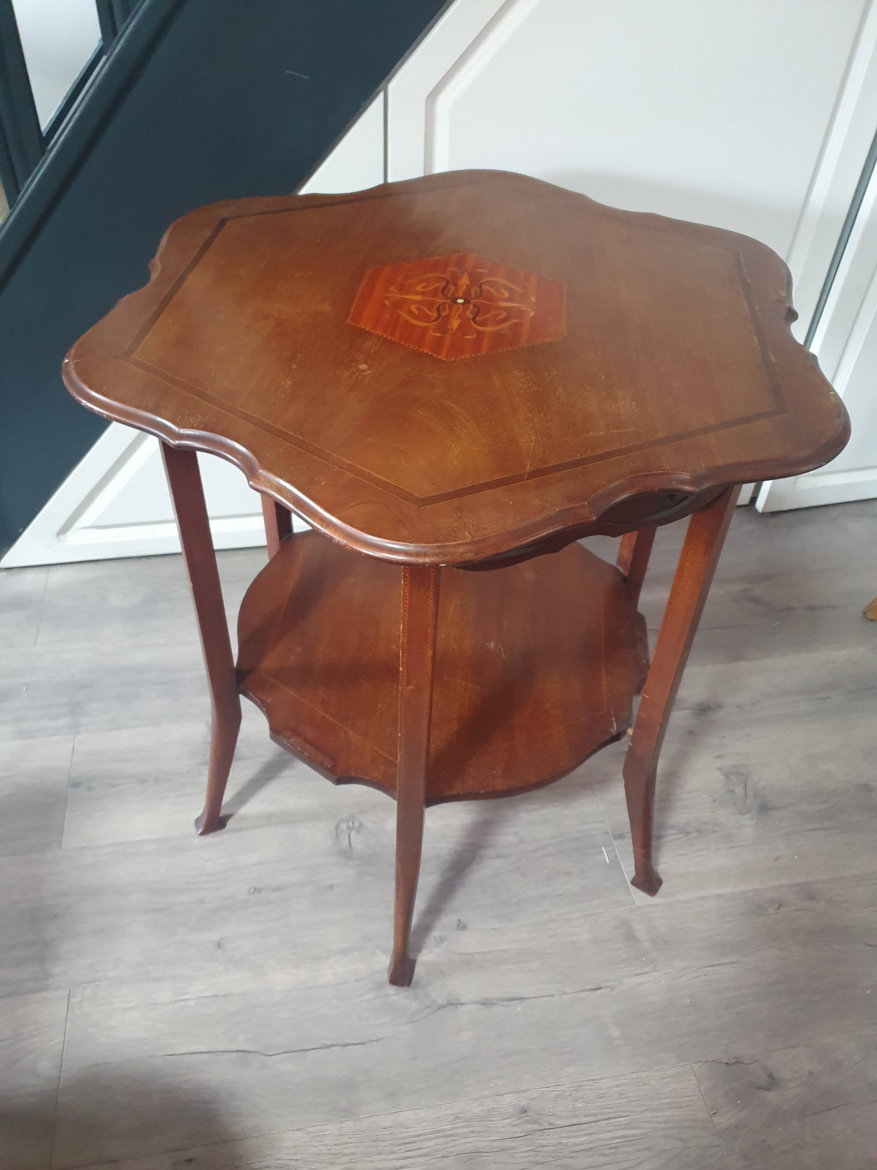 table d'appoint en marqueterie vintage the peppercorn brothers deptford broadway  quelques traces d'