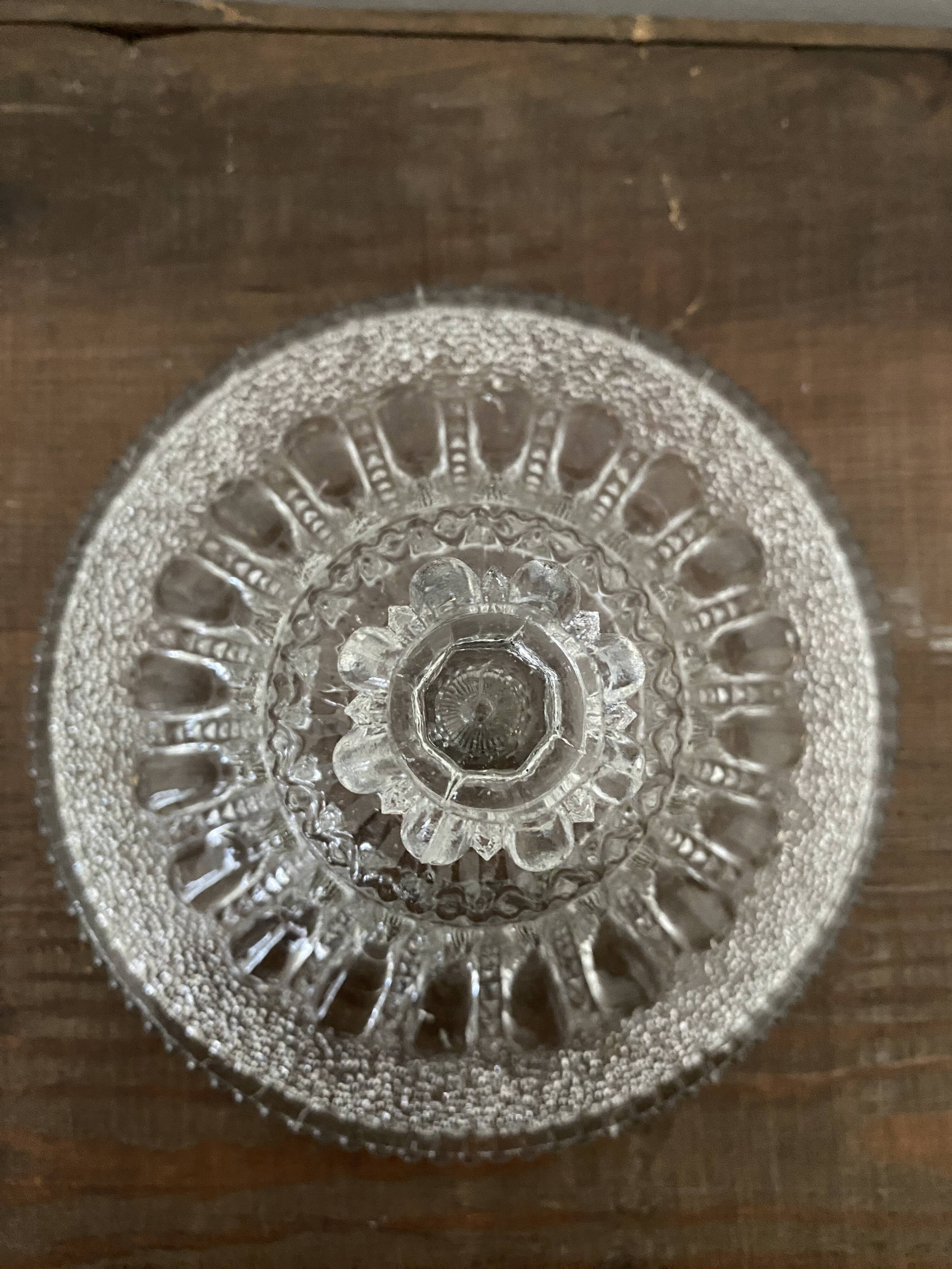 Bonbonniere, drageoire, sugar bowl in vintage molded and cut crystal