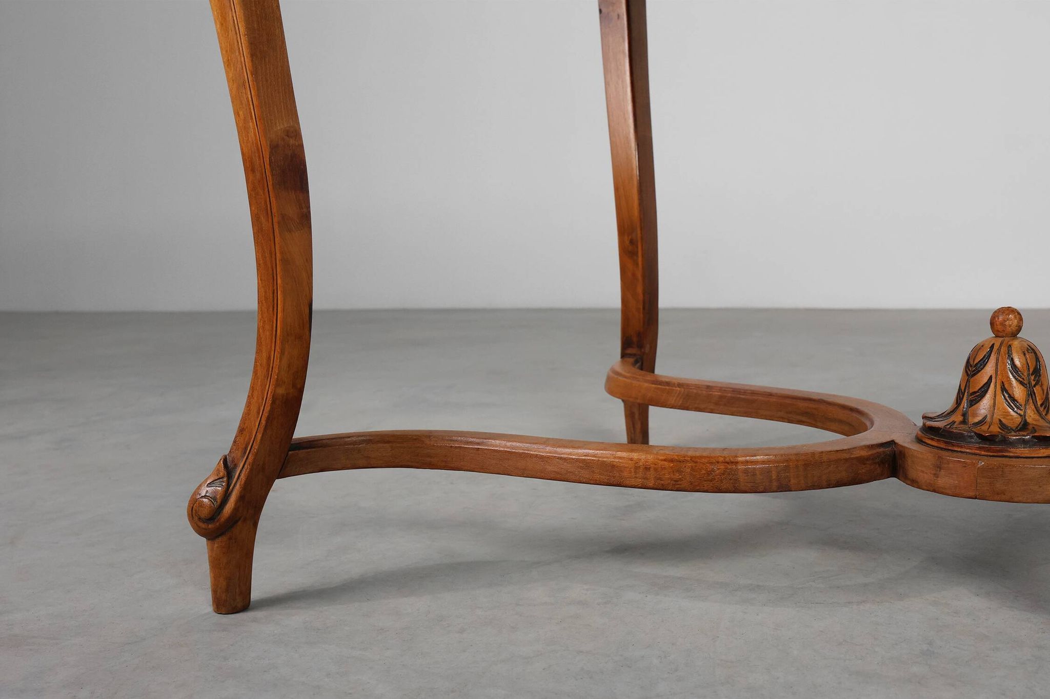 Late 19th‑century Walnut side table in the Louis XV style, France