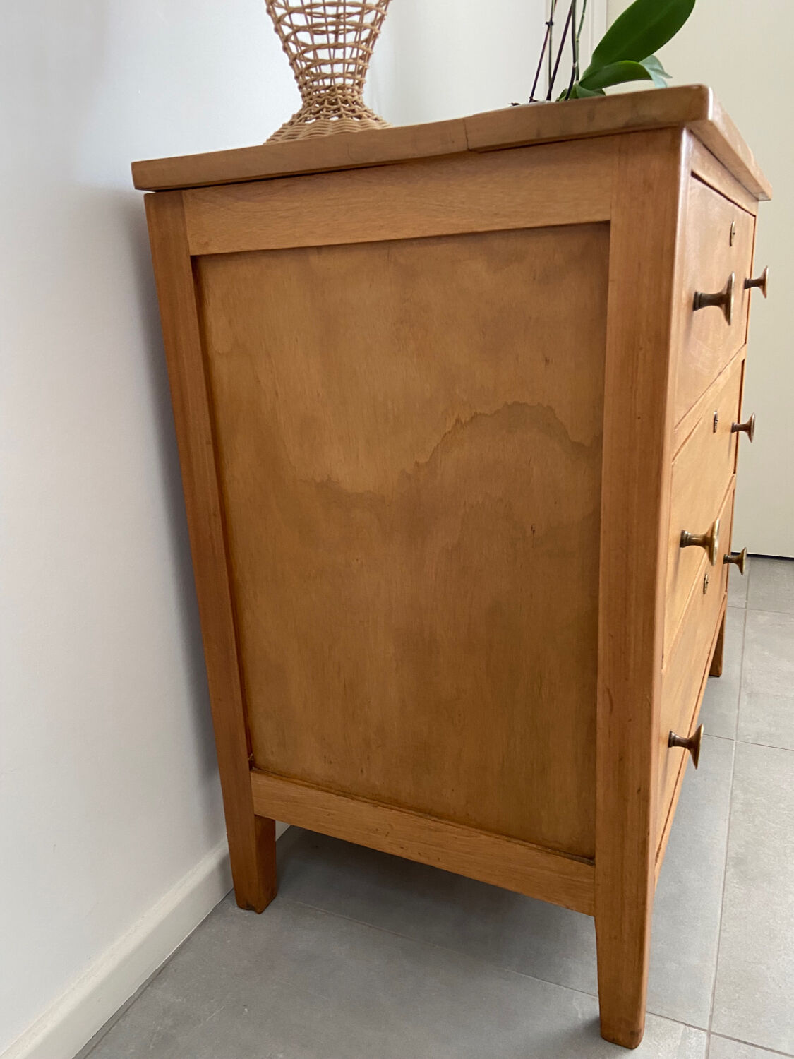 Antique chest of drawers