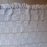 Old crochet bed cover/plaid