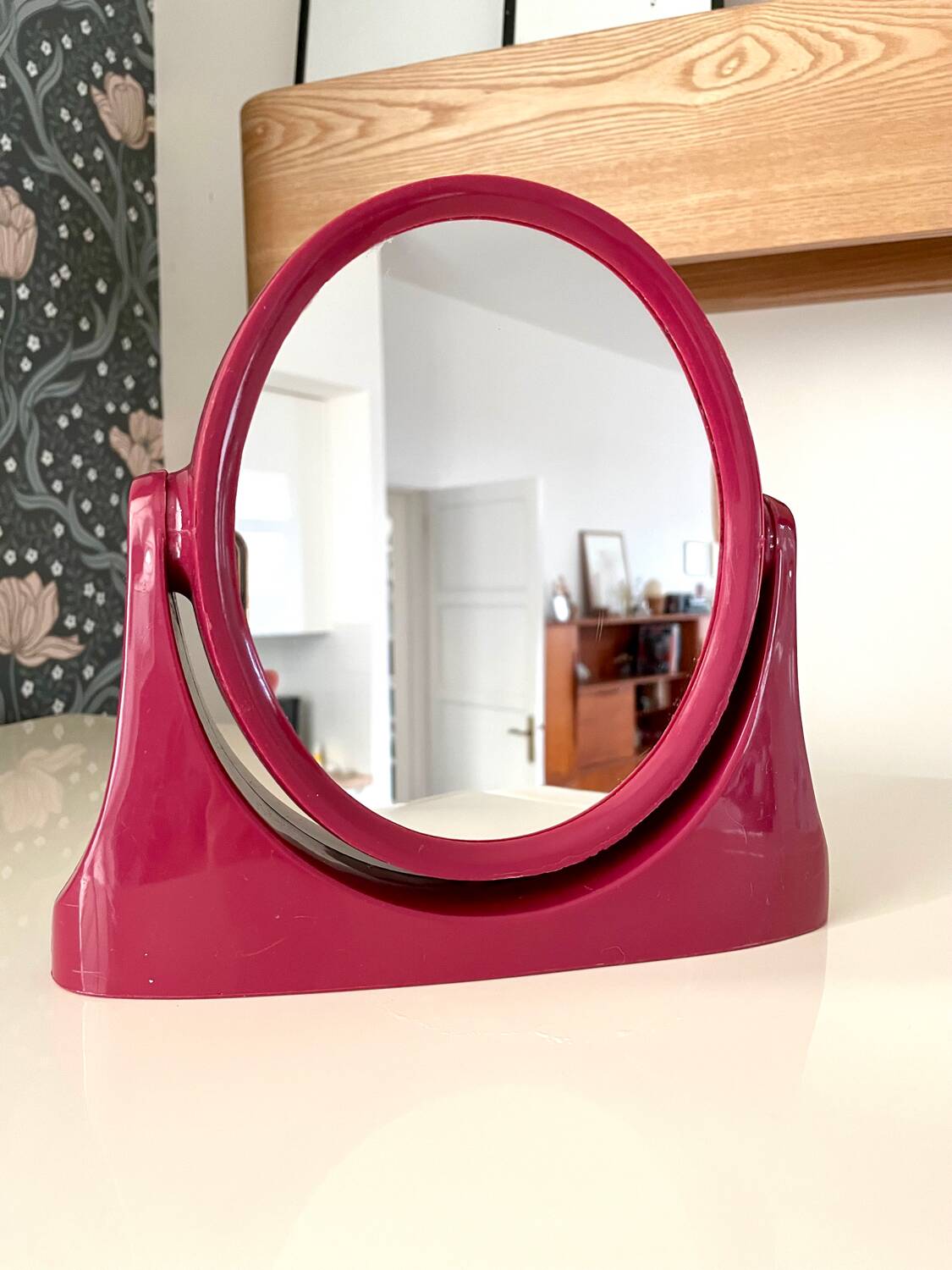 Vintage plastic magnifying swivel mirror from the 70s