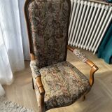 Upholstered armchair with floral pattern – Carved wooden structure – Vintage