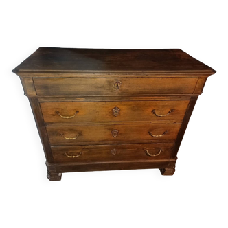 Walnut chest of drawers