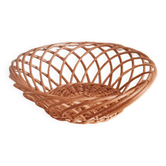 Vintage woven wicker round basket for fruits or bread.