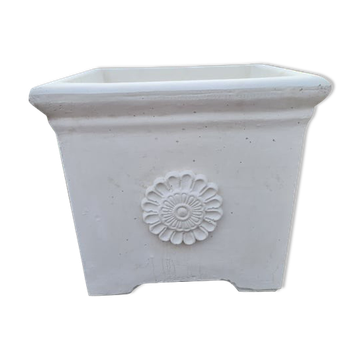 Pot  contemporain  en pierre reconstituée pour le jardin