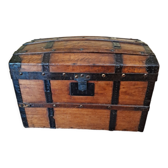 Coffre en bois