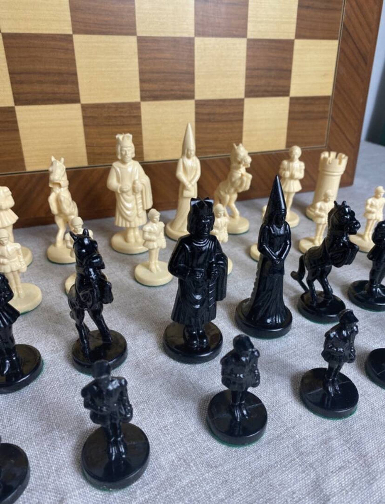 Large Vintage Medieval Chess Set Ajedrez Fantasia