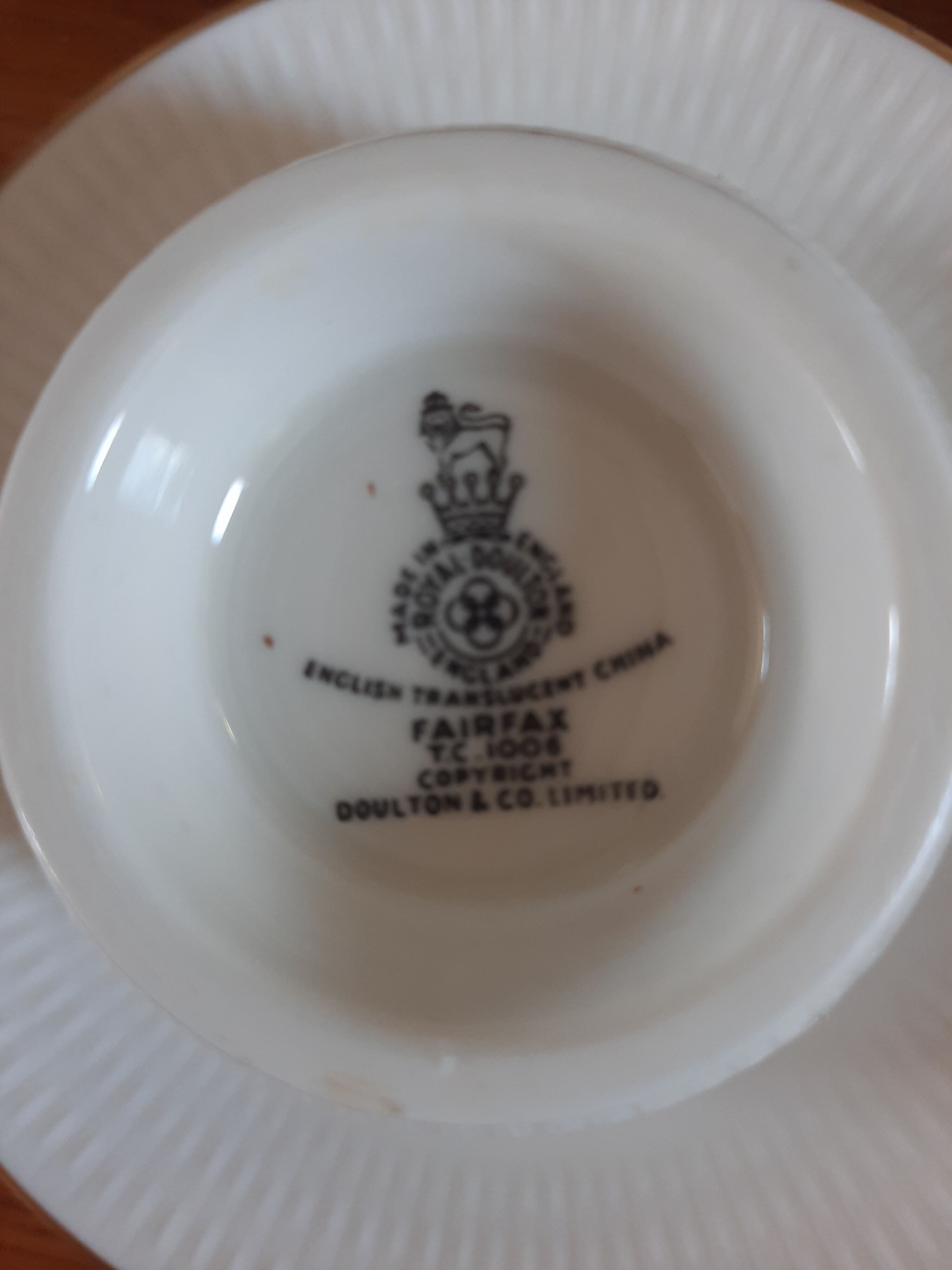 5 cups with 5 saucers Royal doulton