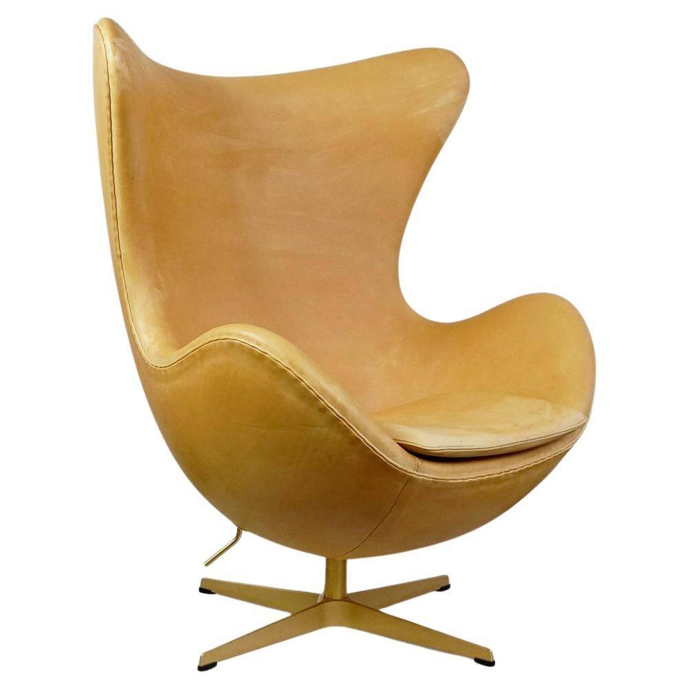 Leather Egg Chair by Arne Jacobsen for Fritz Hansen Limited Anniversary Edition