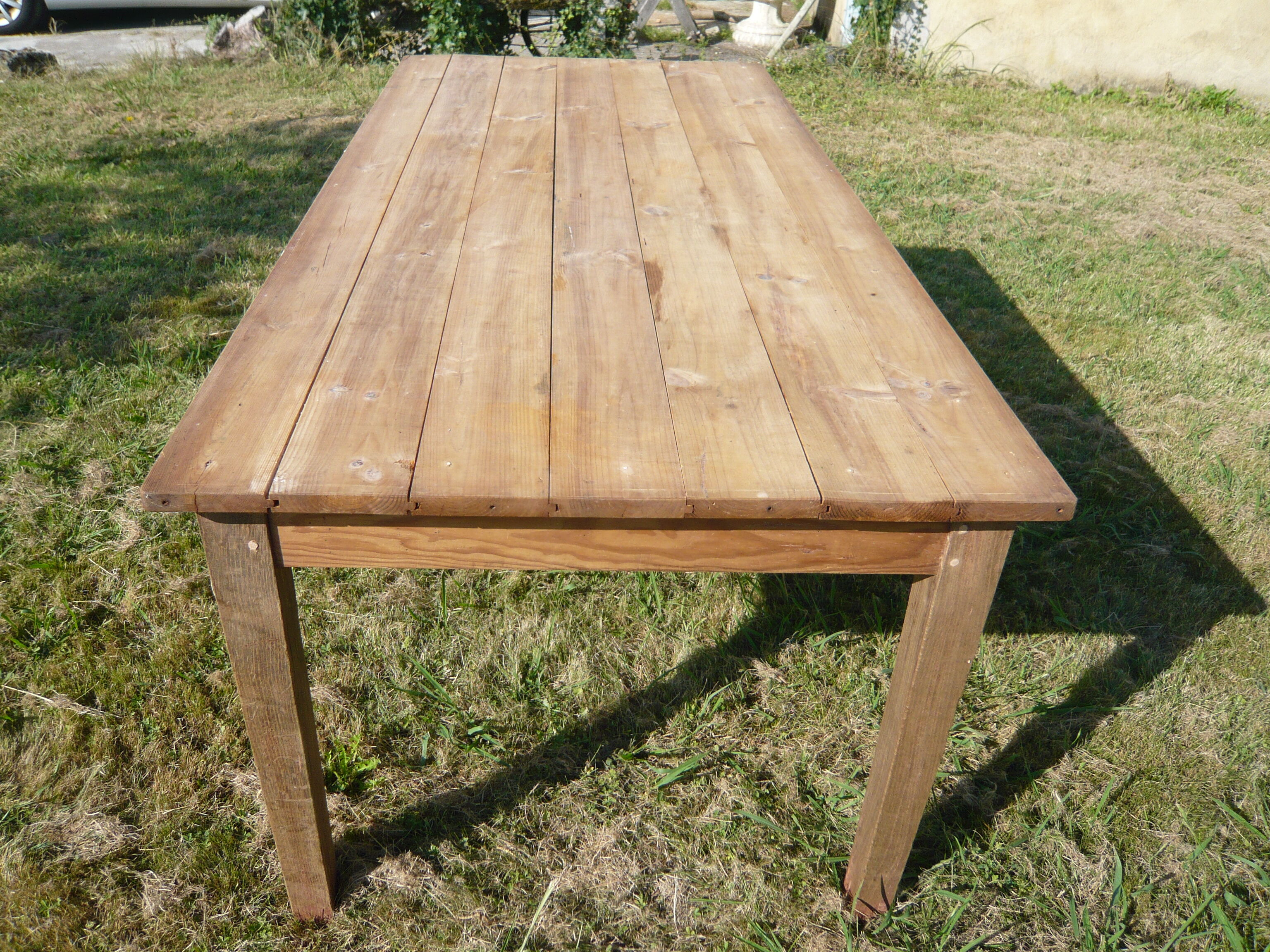 Farm table