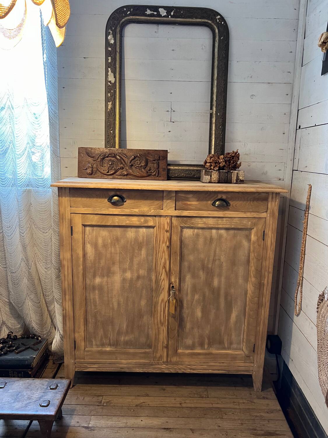 Parisian buffet in raw wood