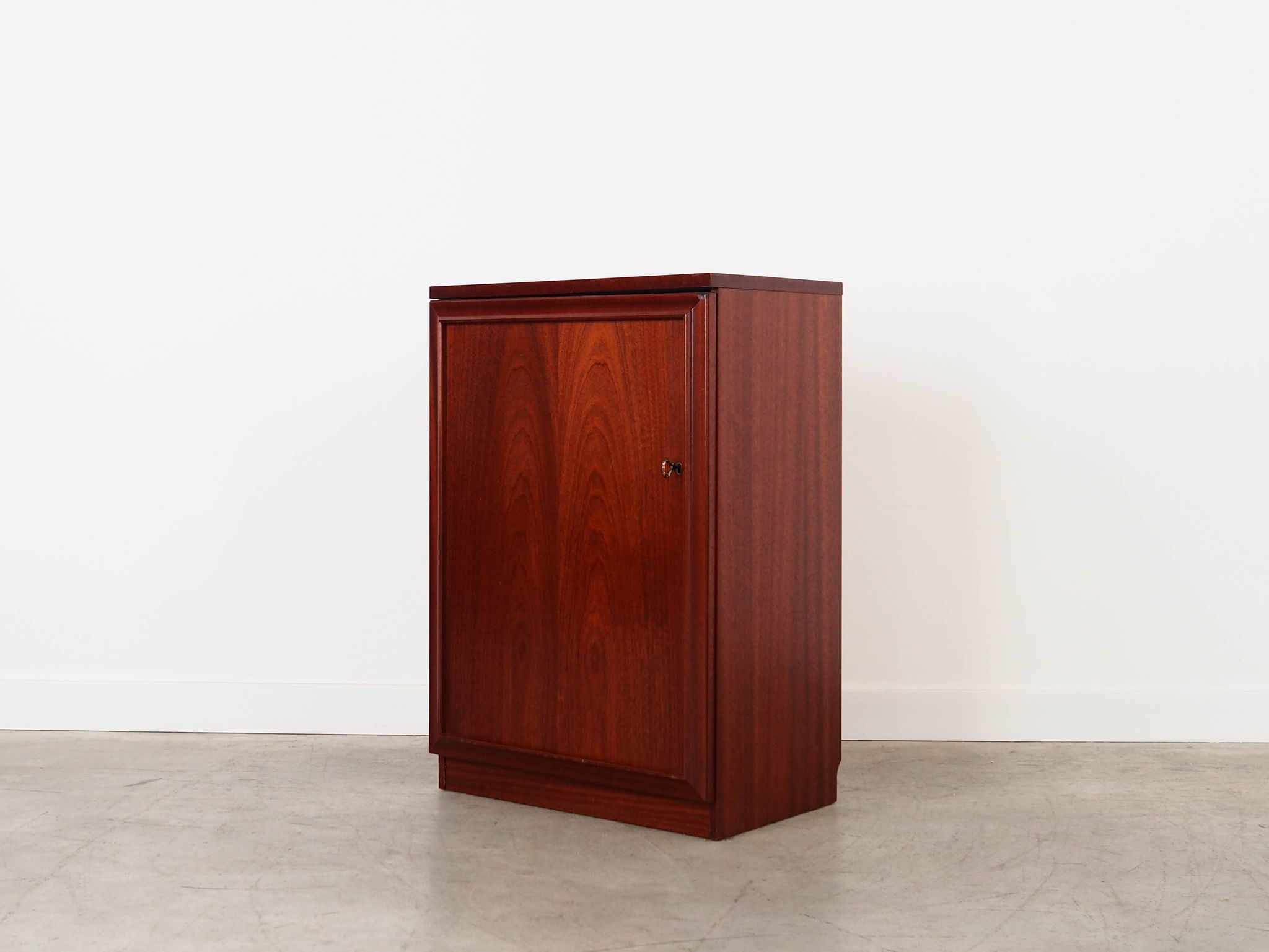 Mahogany cabinet, Danish design, 1980s, production: Denmark