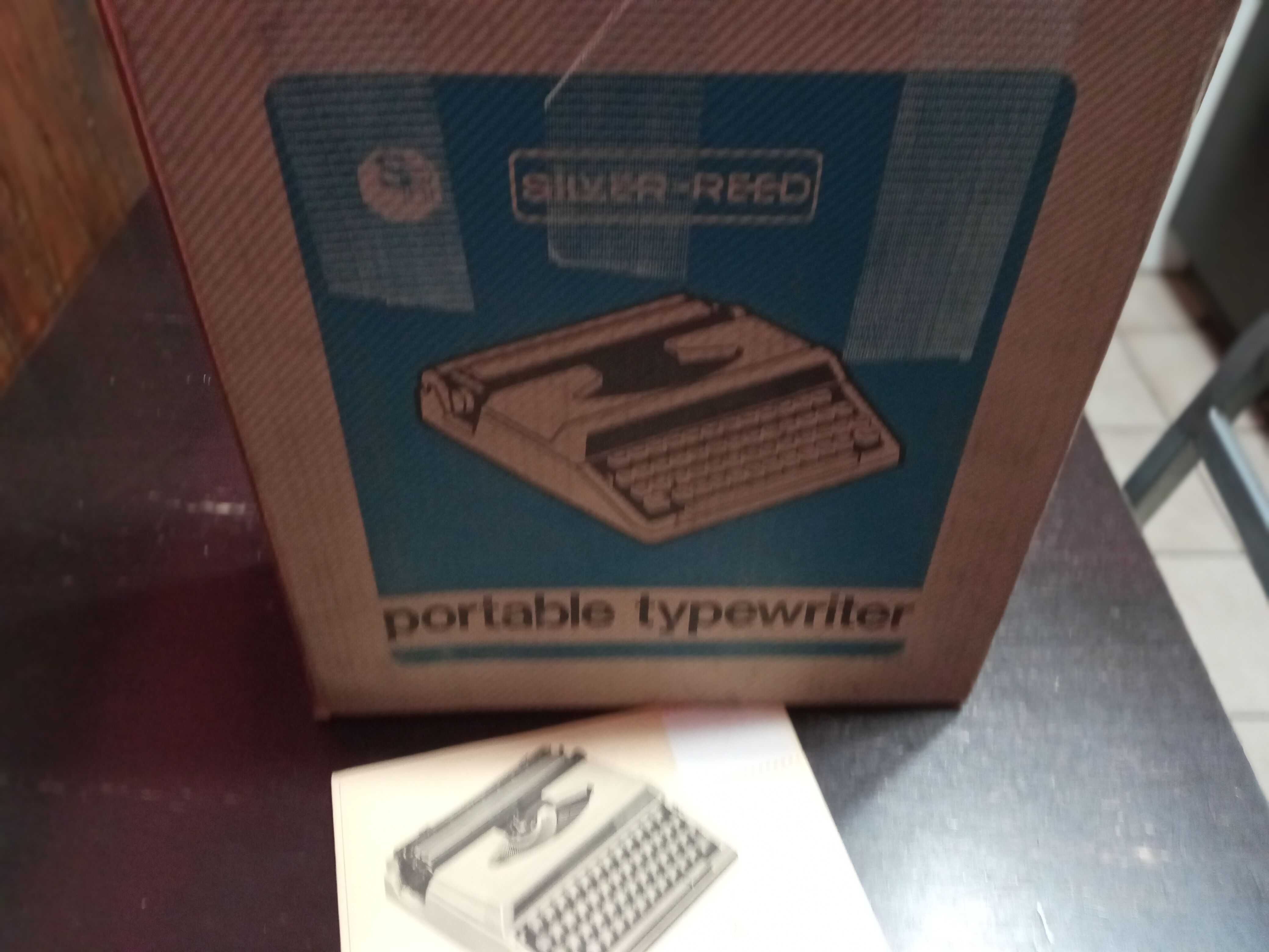 Silver-reed 280 typewriter