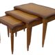 Vieille ensemble mid century ensemble de 3 tables  gigogne