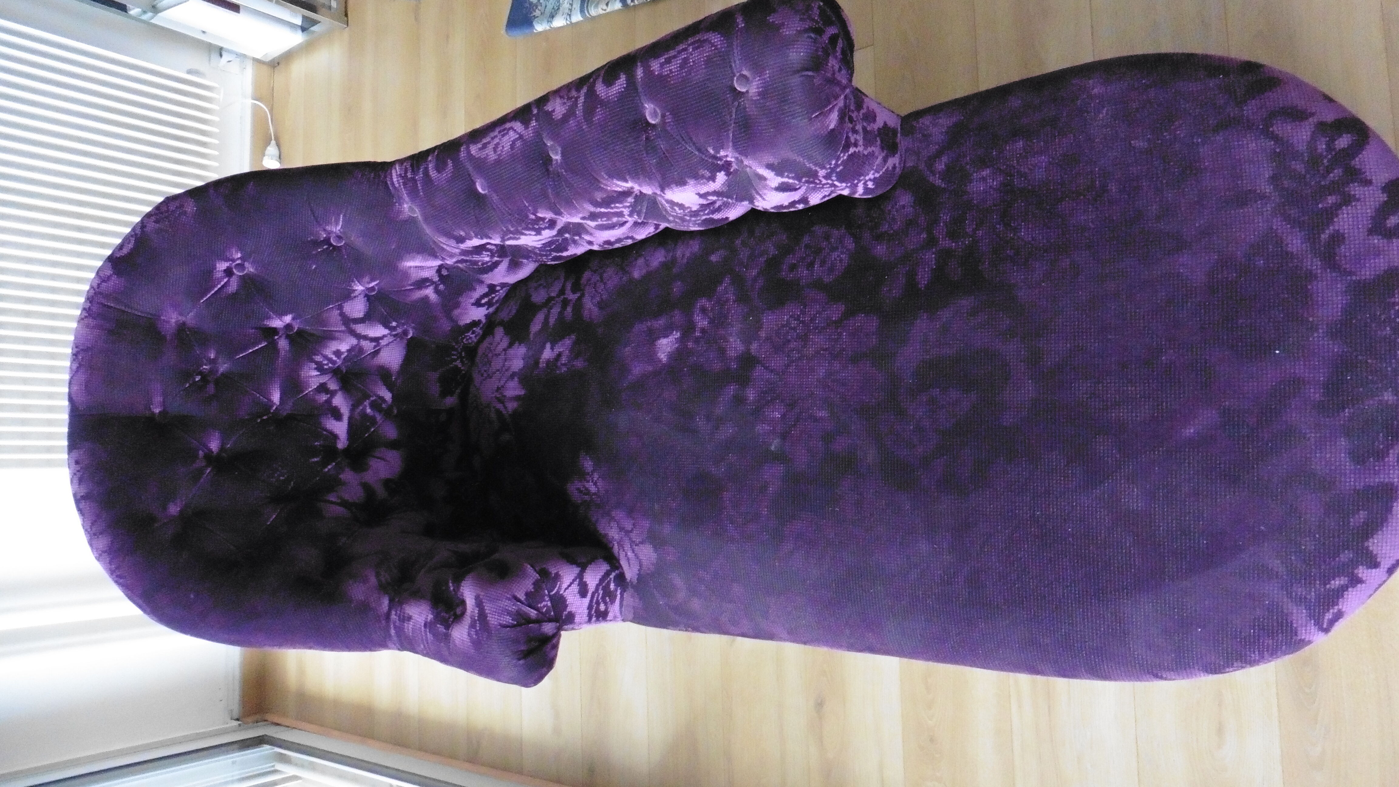 Velvet daybed