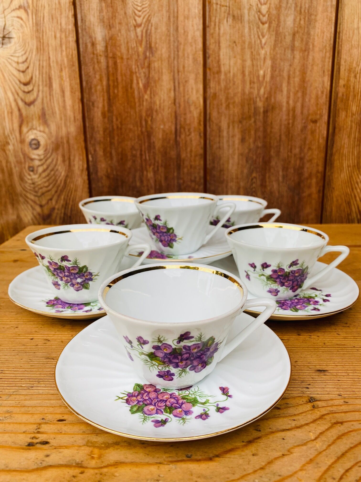 Set of 6 cups and under coffee cups in fine porcelain from Chauvigny, made in France.