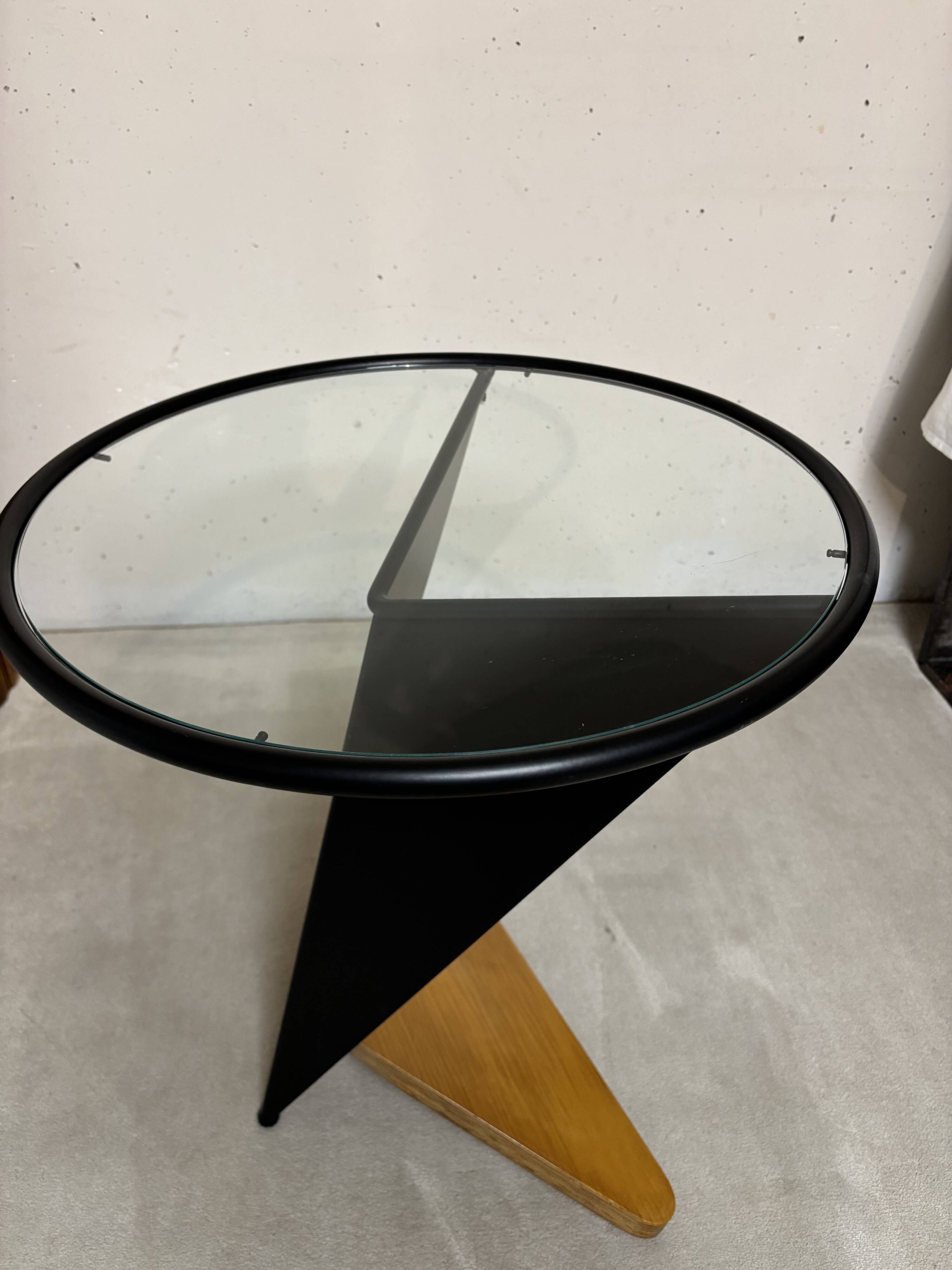 Viki pedestal table, Bruni Brunati and Carlo Zerbar, Naos 1988