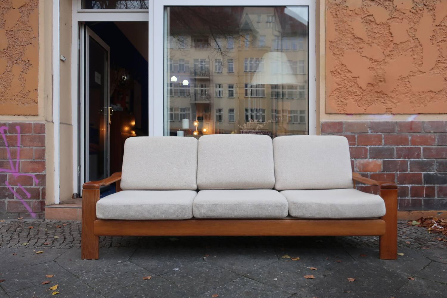 Scandinavian sofa in oak and wool from the 60s