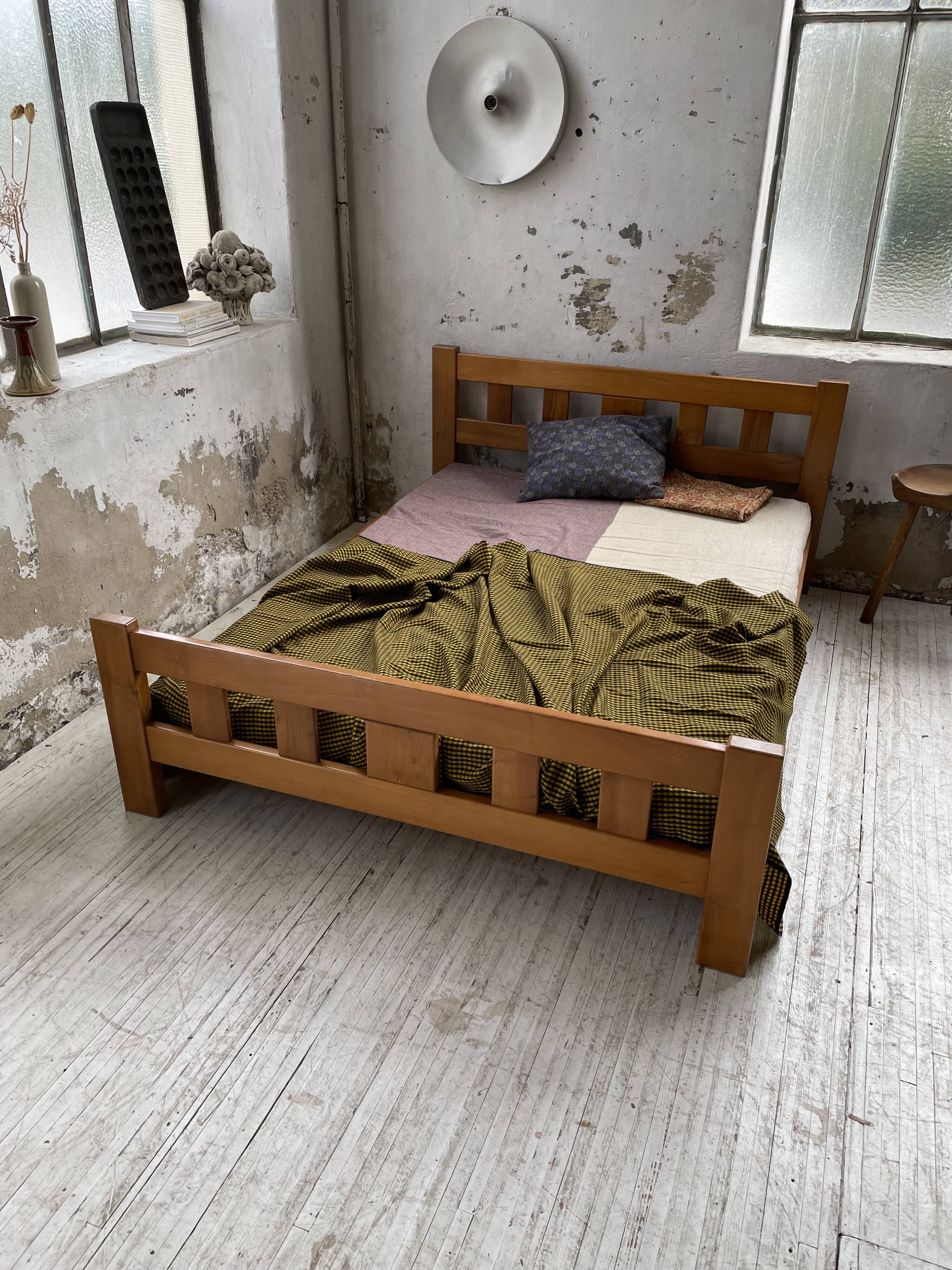 Maison Regain solid double bed 140 cm